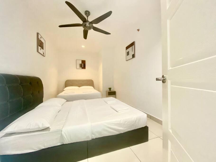 Mansion One Suites - Seaview Modern 2 Bedroom Suites جورج تاون المظهر الخارجي الصورة