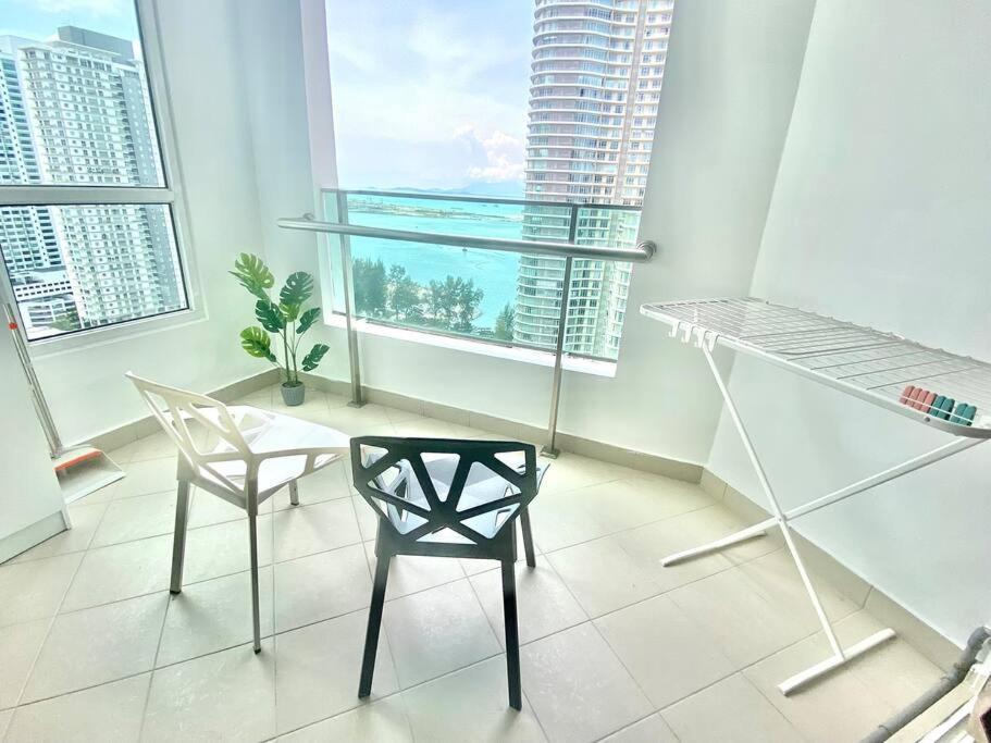 Mansion One Suites - Seaview Modern 2 Bedroom Suites جورج تاون المظهر الخارجي الصورة