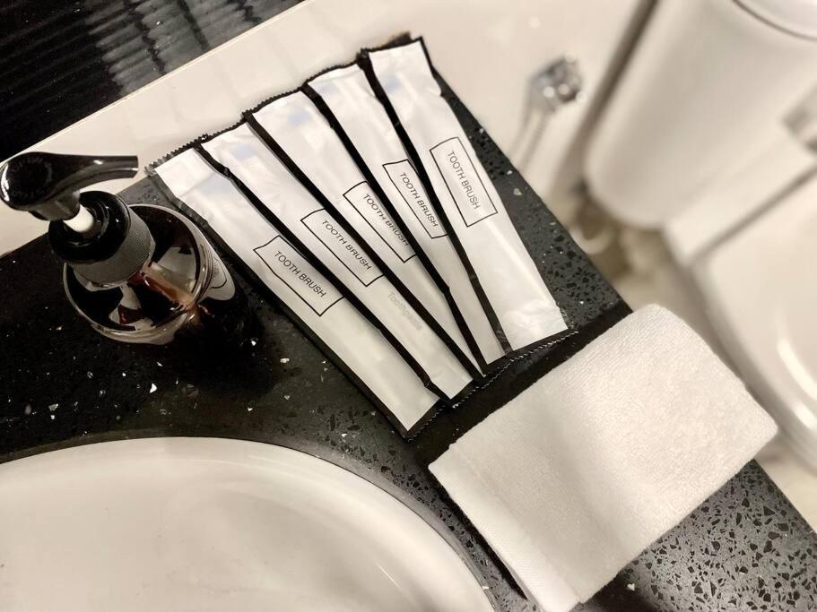 Mansion One Suites - Seaview Modern 2 Bedroom Suites جورج تاون المظهر الخارجي الصورة