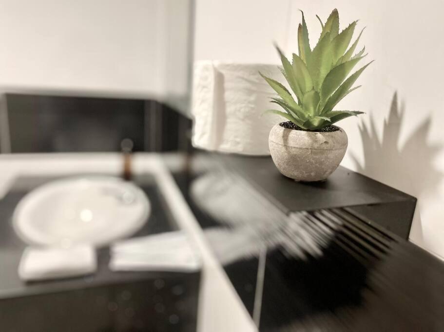 Mansion One Suites - Seaview Modern 2 Bedroom Suites جورج تاون المظهر الخارجي الصورة