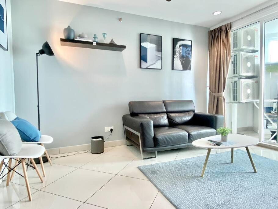 Mansion One Suites - Seaview Modern 2 Bedroom Suites جورج تاون المظهر الخارجي الصورة